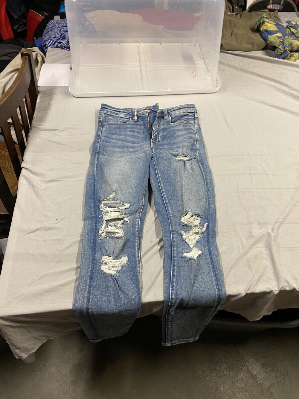 American Eagle Super RippedDenim Jeans Sz 6 Blue Next Level Stretch